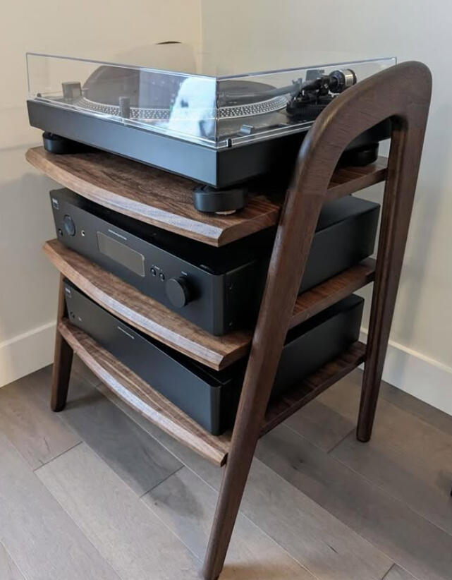 Stereo Stand (Walnut)